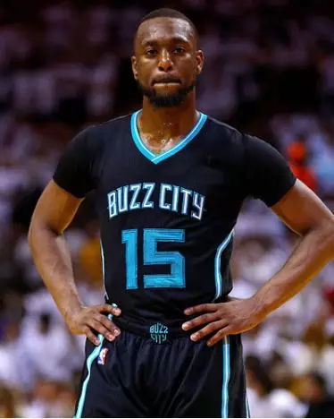 官宣！中国男篮好消息，曾凡博和篮网正式签约，新赛季或出战NBA